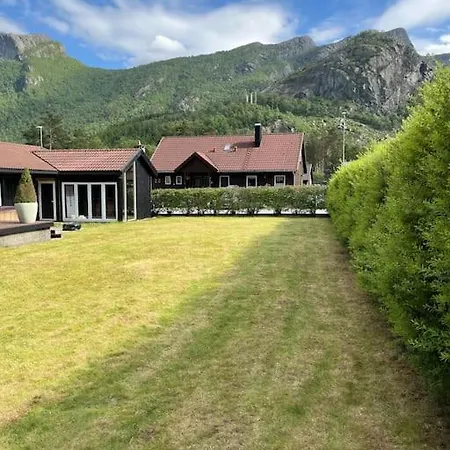 Hus Med Stor Hage - Check Bilder For Dlsc0unt What App 45 - 5 0 3!! Villa *