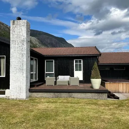 Hus Med Stor Hage - Check Bilder For Dlsc0unt What App 45 - 5 0 3!!